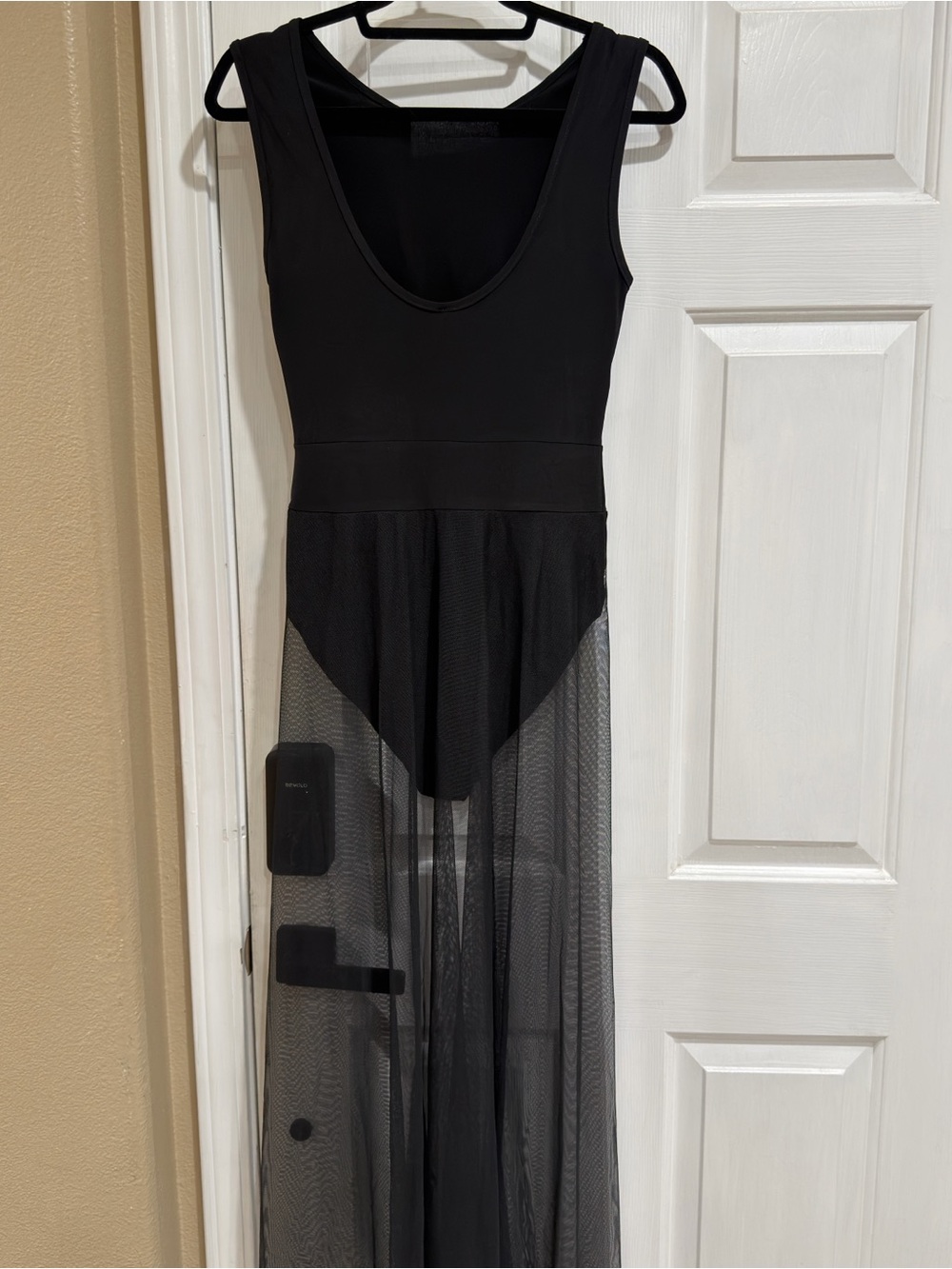 Black Maxi Mesh Overlay Dress - Women - Picture 5 of 8